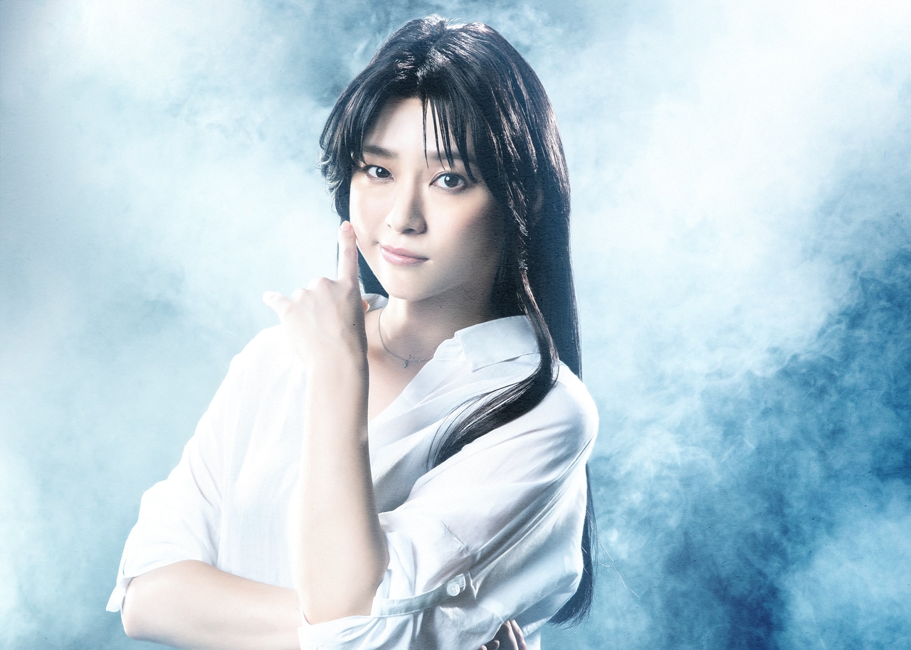 角島美緒扮する浦飯温子。
