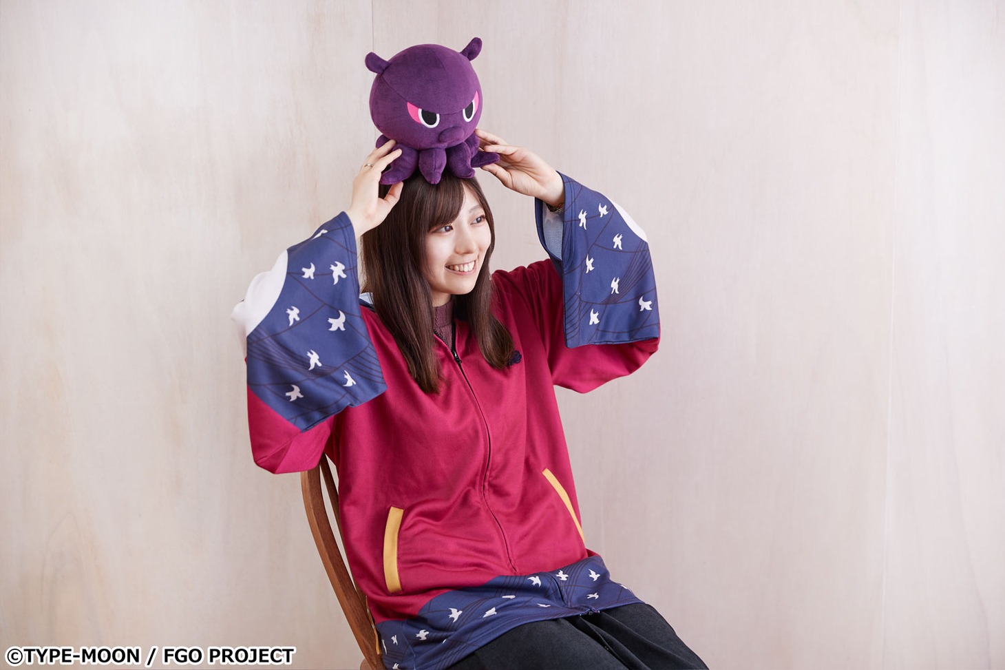 「きゃるうぇあ 英霊礼装 フォーリナー/葛飾北斎」と「Fate/Grand Order ととさま ぬいぐるみ」。