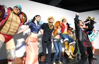 きただにひろしと麦わらの一味のパフォーマンス。