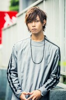 がん細胞役の山田ジェームス武。