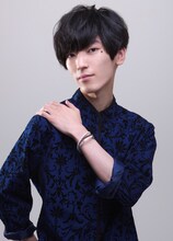 火田伊織役の山谷祥生。