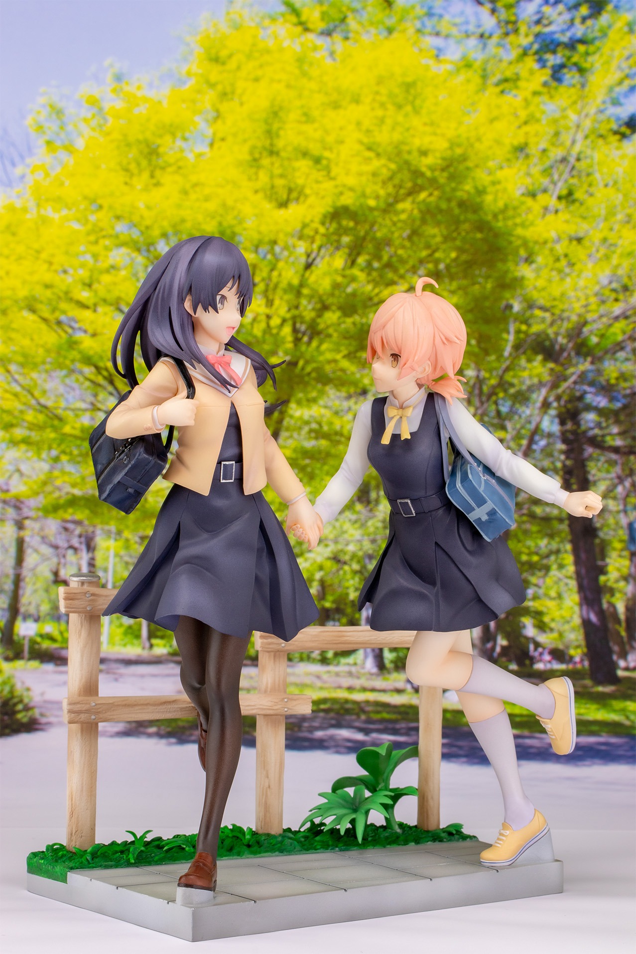 「やがて君になる『小糸侑＆七海燈子』 1/8スケール 塗装済み完成品フィギュア」