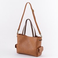 スペインモデルのバッグ。