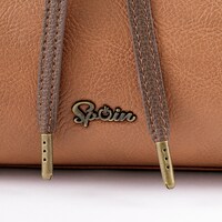 スペインモデルのバッグ。