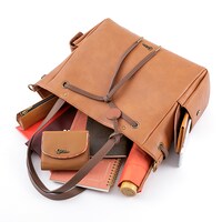 スペインモデルのバッグ。