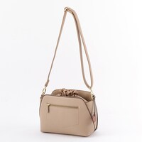 南イタリアモデルのバッグ。