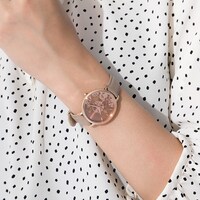 南イタリアモデルの腕時計の使用イメージ。