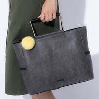 プロイセンモデルのバッグの使用イメージ。