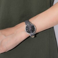 プロイセンモデルの腕時計の使用イメージ。