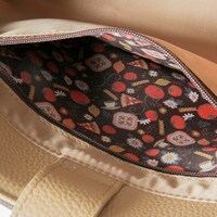 南イタリアモデルのバッグ。