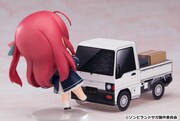 「ねんどろいど 源さくら」とオプションパーツ「軽トラ型ペーパークラフト」。