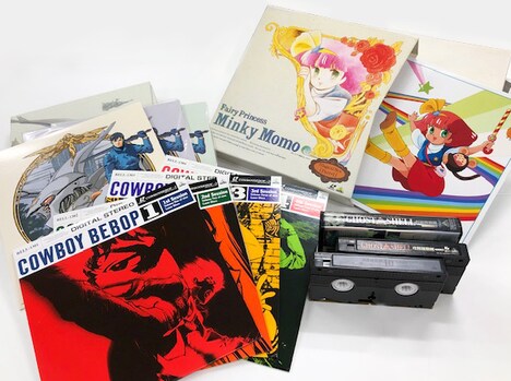 「VIDESTA POP UP STORE」で展示される予定のLDやVHS。(c)SUNRISE (c)ASHI PRODUCTIONS CO.,LTD. (c)創通・サンライズ (c)1995 ⼠郎正宗／講談社・バンダイビジュアル・MANGA ENTERTAINMENT