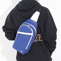 「ARIAカンパニー モデル ボディバッグ」着用イメージ