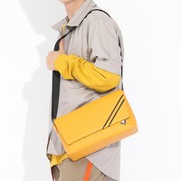 「オレンジぷらねっと モデル ショルダーバッグ」着用イメージ