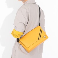 「オレンジぷらねっと モデル ショルダーバッグ」着用イメージ