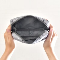 スクエアポーチの内側。