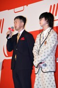 左から河合勇人監督、ゆうたろう。