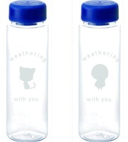 コラボグッズのウォーターボトル。