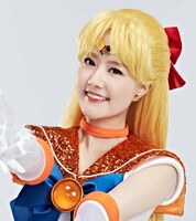 セーラーヴィーナス／愛野美奈子役の阿部菜々恵（Wキャスト）。