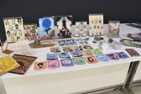 ショップで販売されているグッズ。