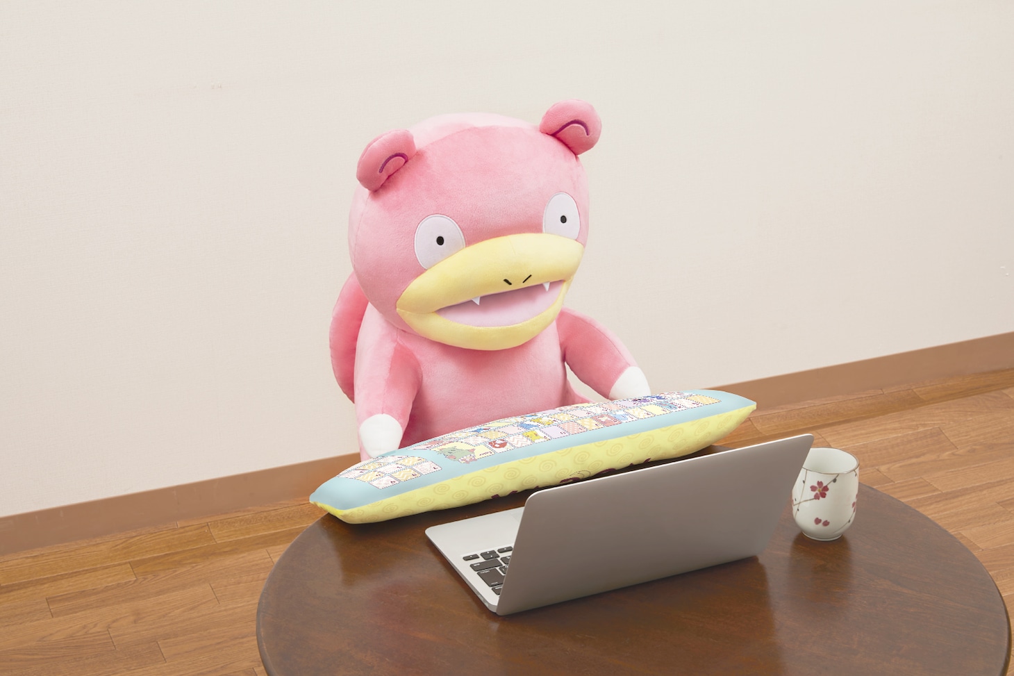 「ポケットモンスター　PCクッションヤドン」