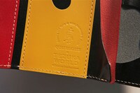 「鉄腕アトム」と「小さいふ。」のコラボモデル。