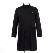 「主人公モデル コート」