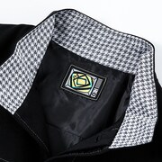 「主人公モデル コート」