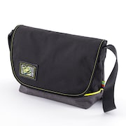 「主人公モデル メッセンジャーバッグ」