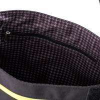 「主人公モデル メッセンジャーバッグ」