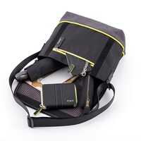 「主人公モデル メッセンジャーバッグ」