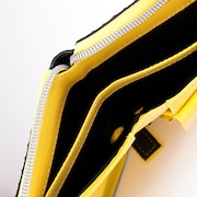 「主人公モデル 財布」