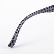 「主人公モデル メガネ」