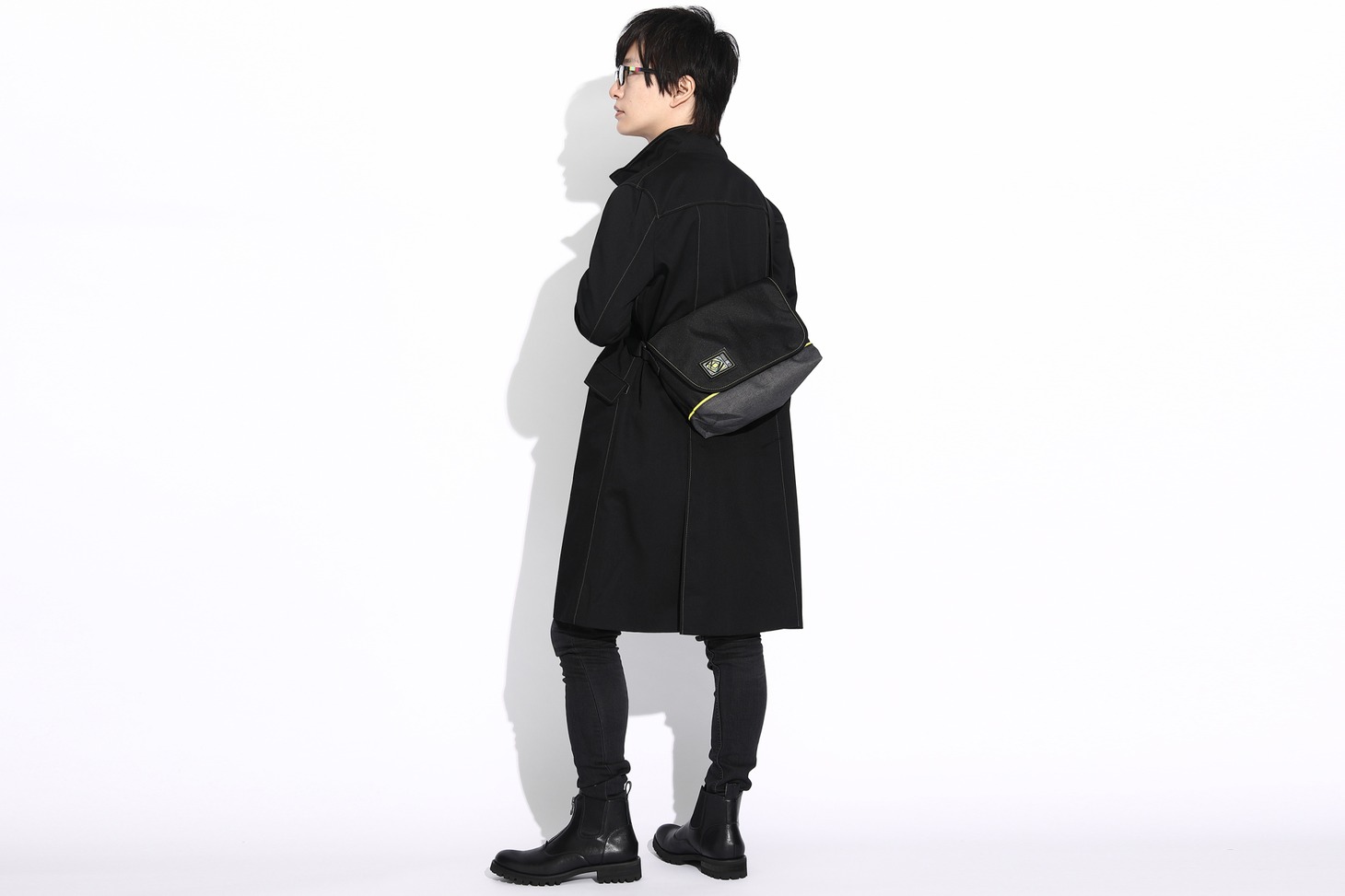 「ペルソナ4」をイメージしたアイテムの着用イメージ。
