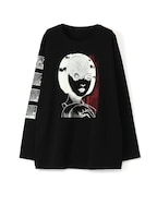 作中のコマを使用した、黒谷あざみの長袖Tシャツ。