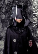 甲斐千尋扮するマーモン。