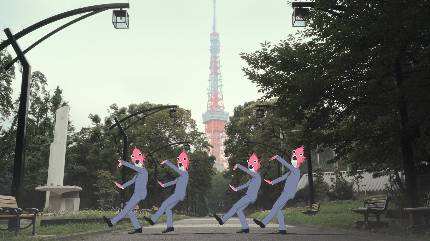 「スーダラ節 feat. BUSINESS FISH」のミュージックビデオより。