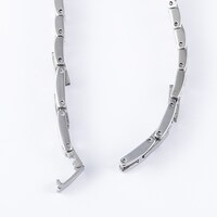 芥川龍之介モデルの腕時計。