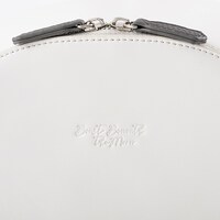 中島敦モデルのバッグ。