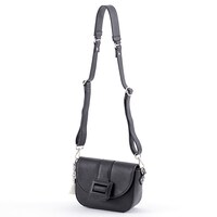 芥川龍之介モデルのバッグ。