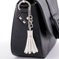 芥川龍之介モデルのバッグ。