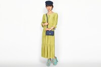 太宰治モデルのバッグの使用イメージ。