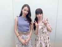 左から沢井美空、春奈るな。