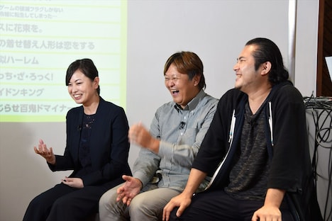 左から有田奈央氏、大野正拓編集長、栗俣力也氏。