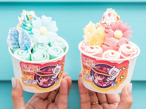 アニメ映画「このすばロールアイス」。左から「アクア ミント&ミント味」、「めぐみん イチゴ&マンゴー味」。