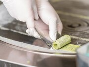 ROLL ICE CREAM FACTORYで提供されるアイスクリームの調理イメージ。