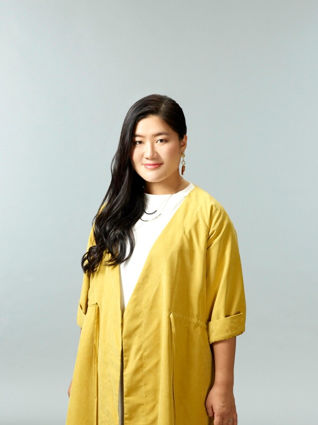 よしこ扮する周防ひろ美。