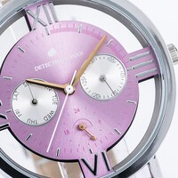 灰原哀モデルの腕時計。