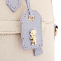 灰原哀モデルのバッグ。