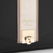 安室透モデルのバッグ。